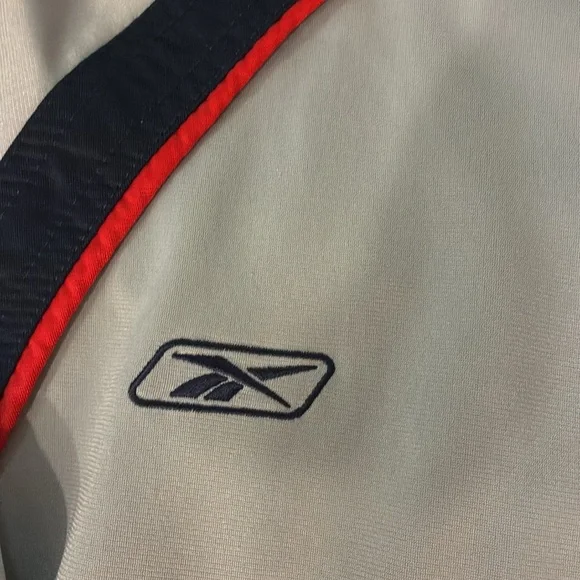 Vintage Reebok New Jersey Nets NBA zip-up jacket - Picture 4 of 7